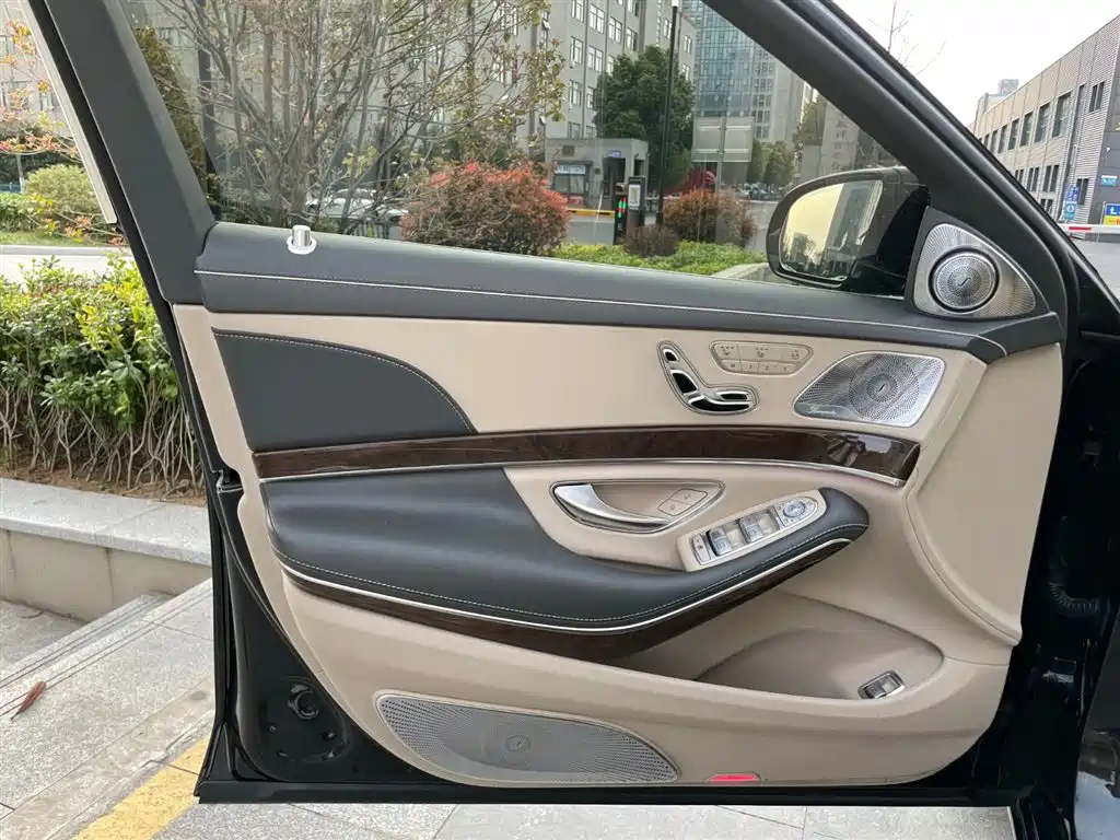 Mercedes-Benz Maybach S-Class 2015 S 600 фото 10