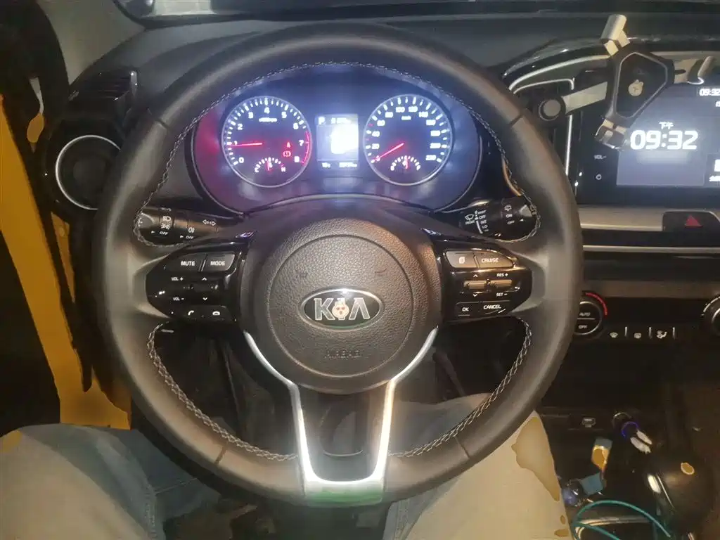 Kia KX1 2021 1.4L CVT Fun Sunroof Version фото 11
