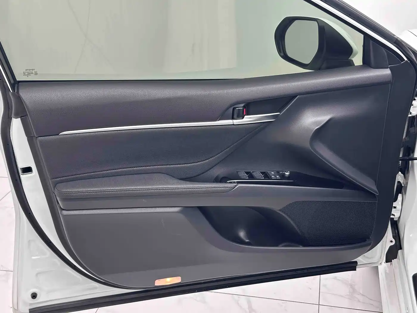 Toyota Camry 2023 2.0G Luxury Edition фото 8