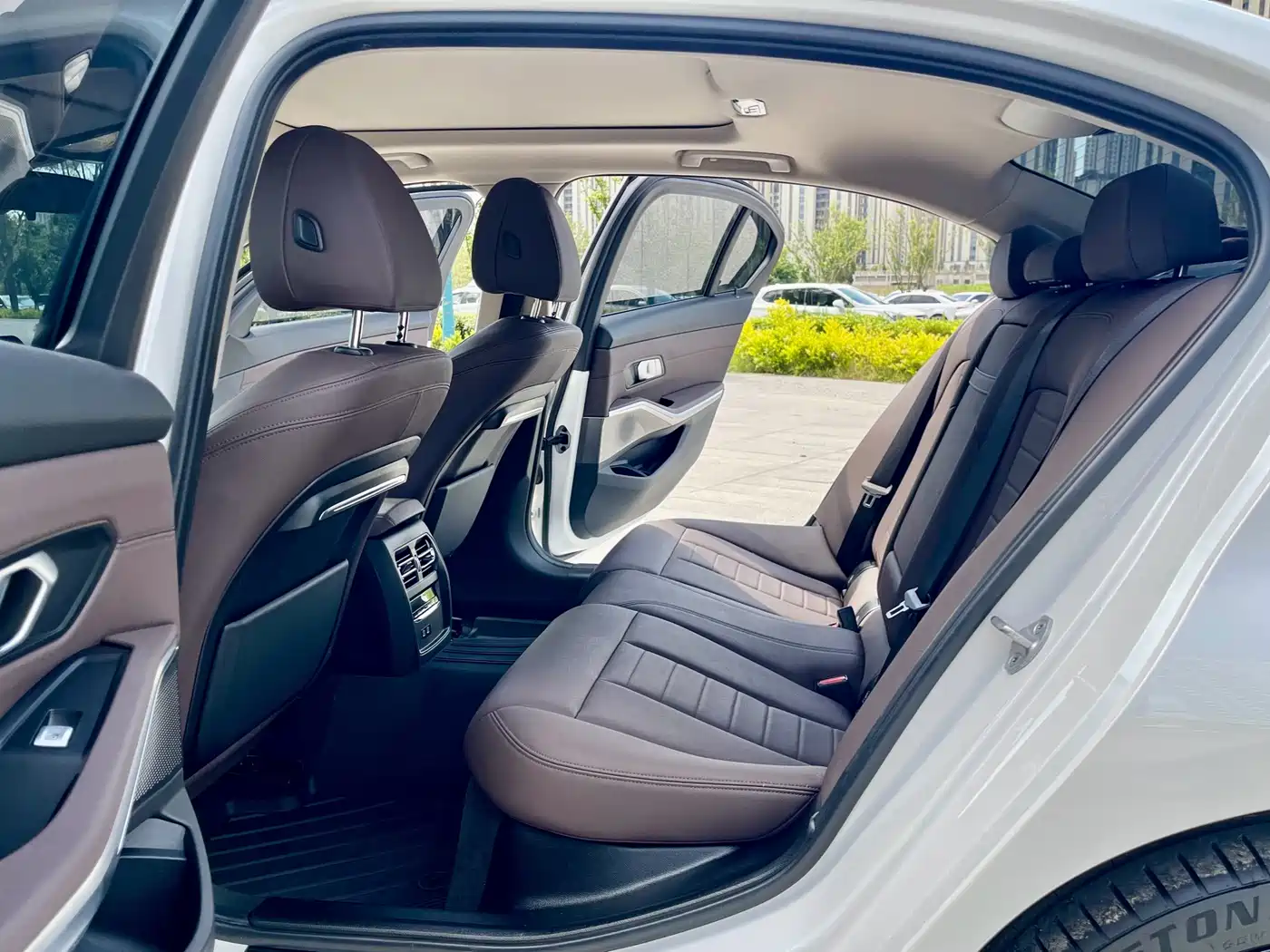 BMW 3 Series 2021 325Li M Sport Package фото 16