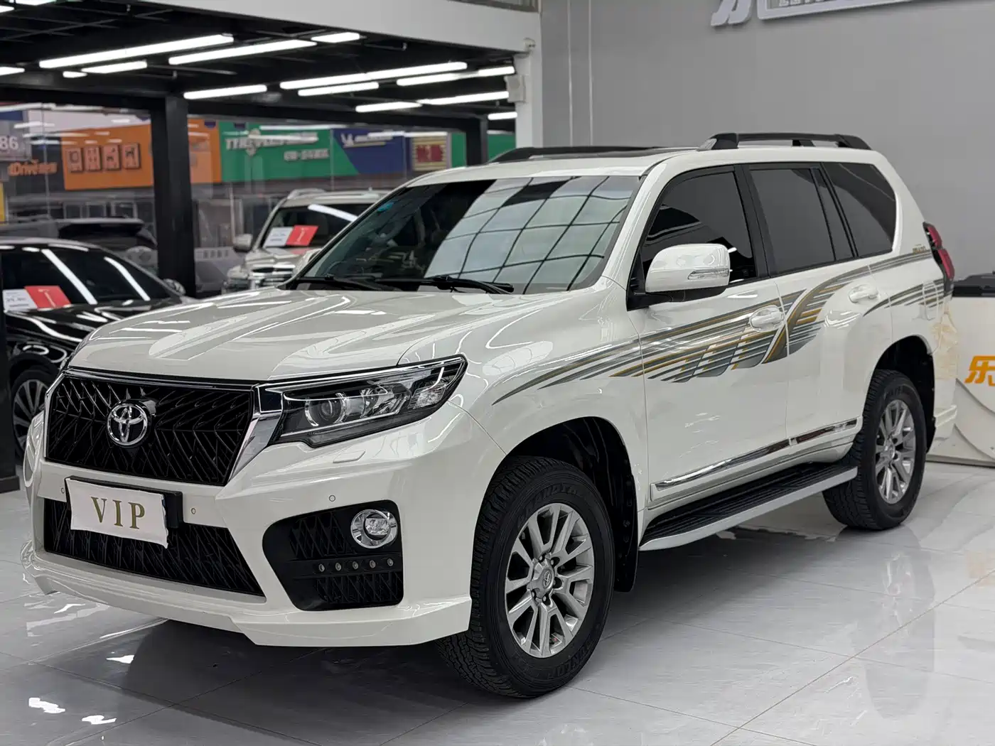 Toyota Prado 2018 3.5L Automatic TX-L Rear-mounted Spare Tire