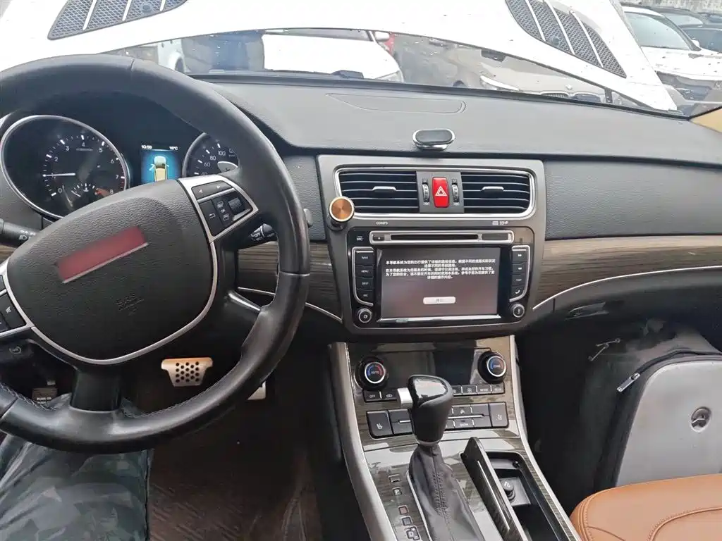 Haval H8 2015 2.0T 2WD Standard фото 10