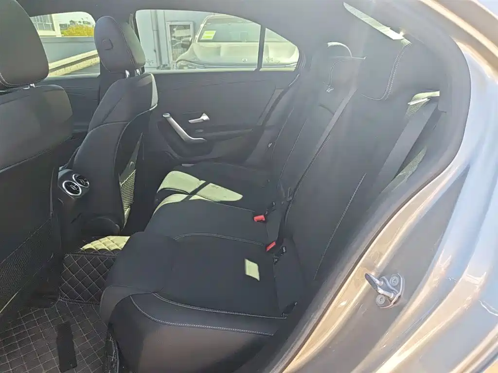 Mercedes-Benz A-Class 2020 A 180 L фото 24