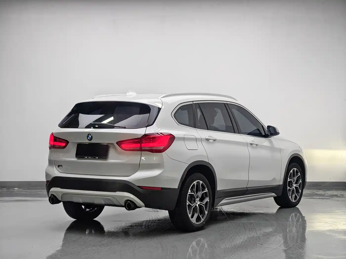 BMW X1 2022 sDrive20Li Fashion фото 6