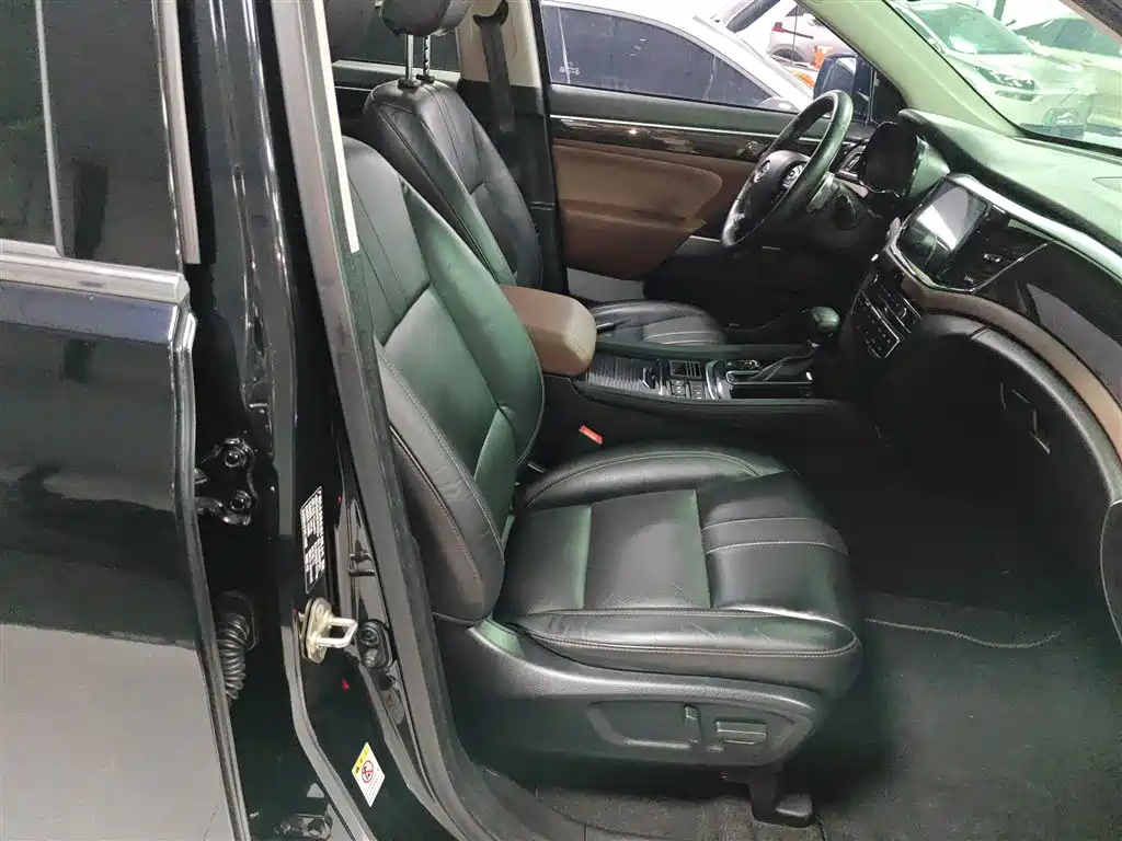 GAC Trumpchi Trumpchi GS8 2017 320T 2WD Luxury Smart Connect (7-seater) фото 25