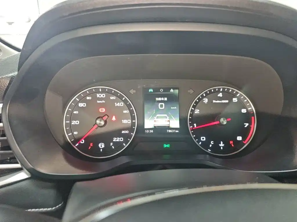 Фото 12 - Roewe i5
