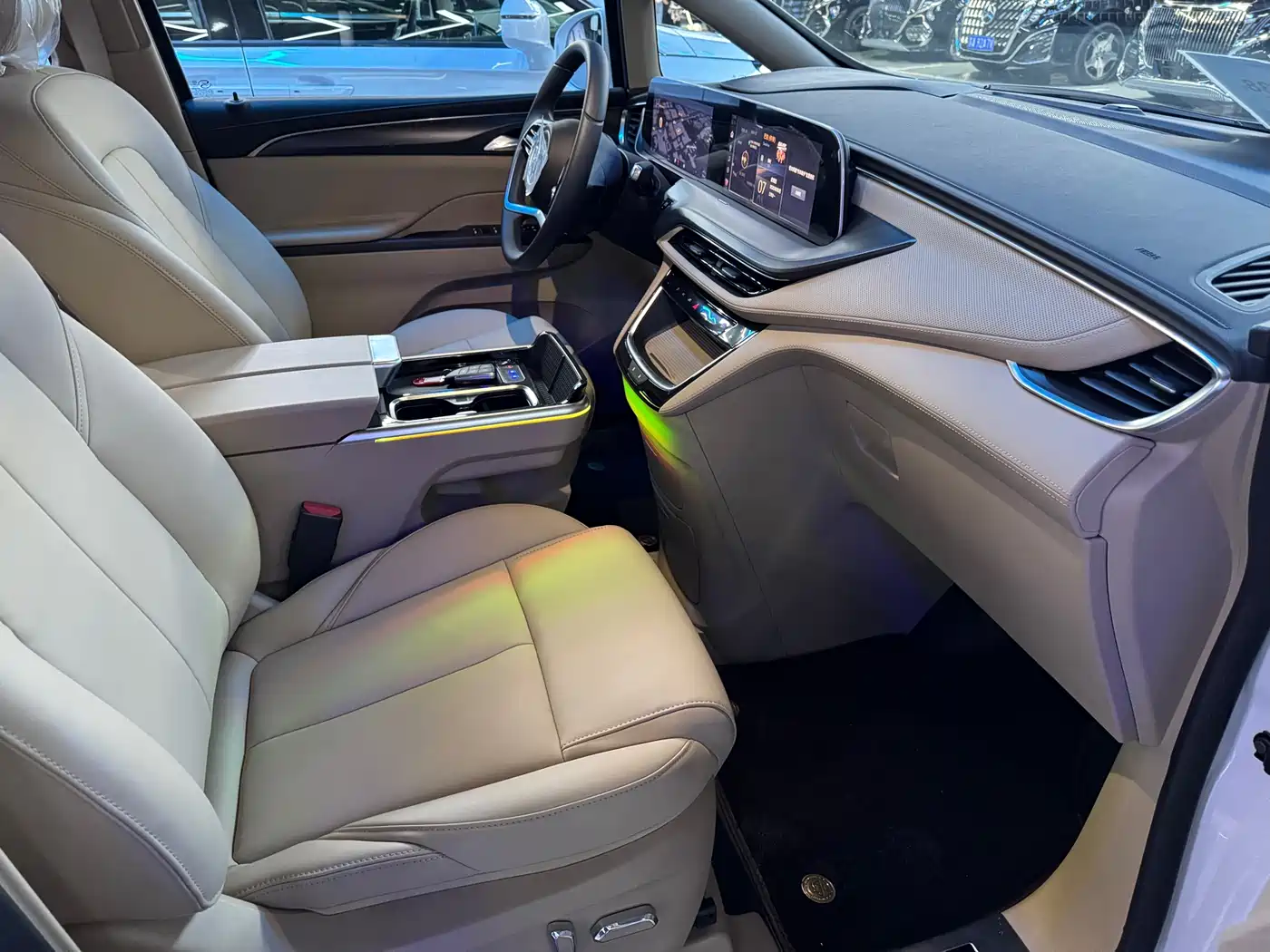 Buick GL8 2025 Land Business Class Comfort DG Edition фото 10