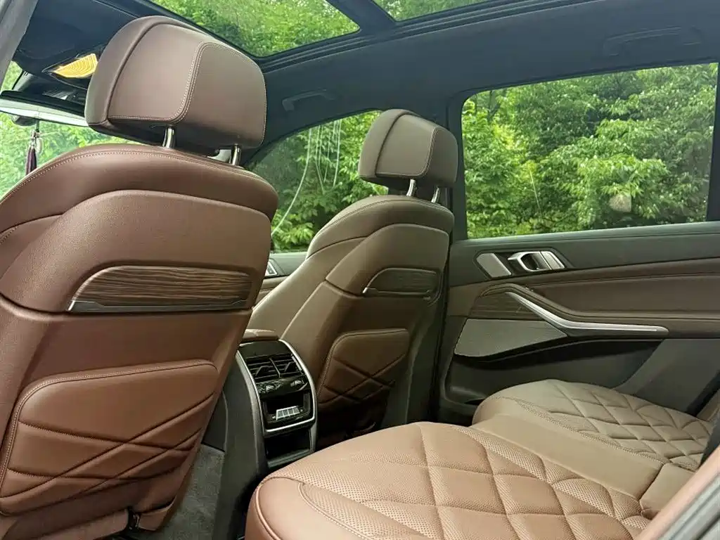 BMW X5 2022 Model xDrive 40Li M Sport Package фото 6