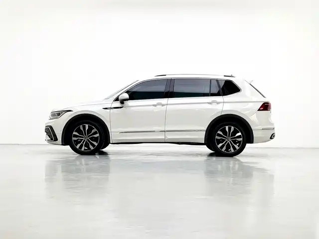 Volkswagen Tiguan L 2022 330TSI Auto 2WD R-Line Premium Edition фото 3