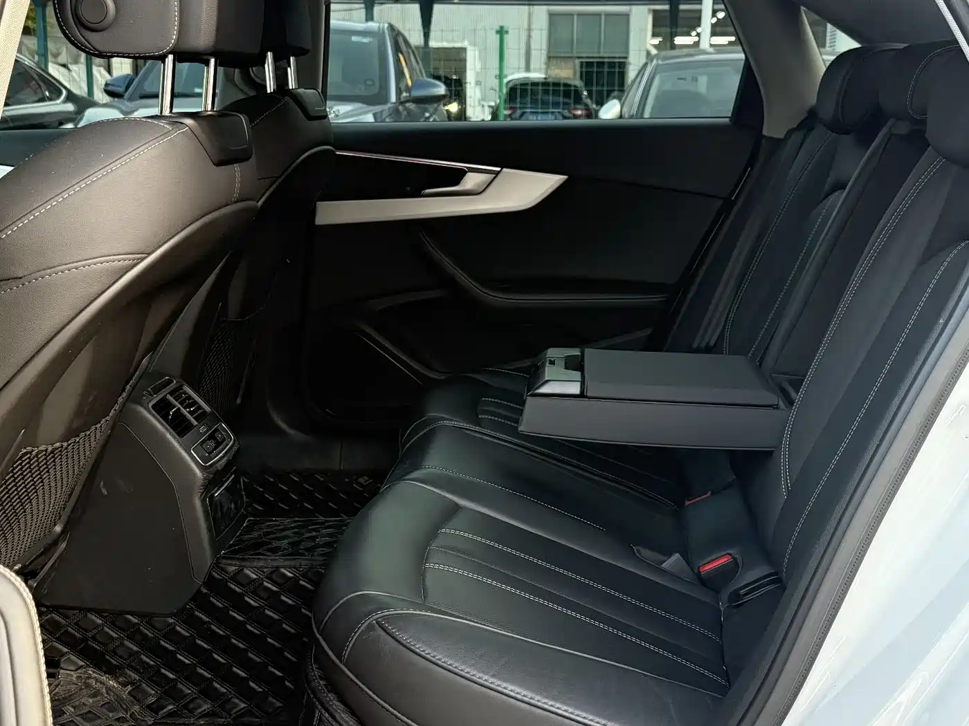 Audi A4L 2022 40 TFSI Luxury Dynamic фото 15