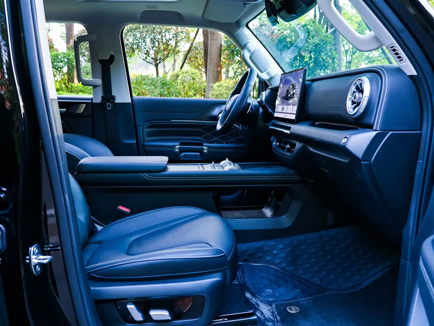 TANK TANK 300 NEW ENERGY