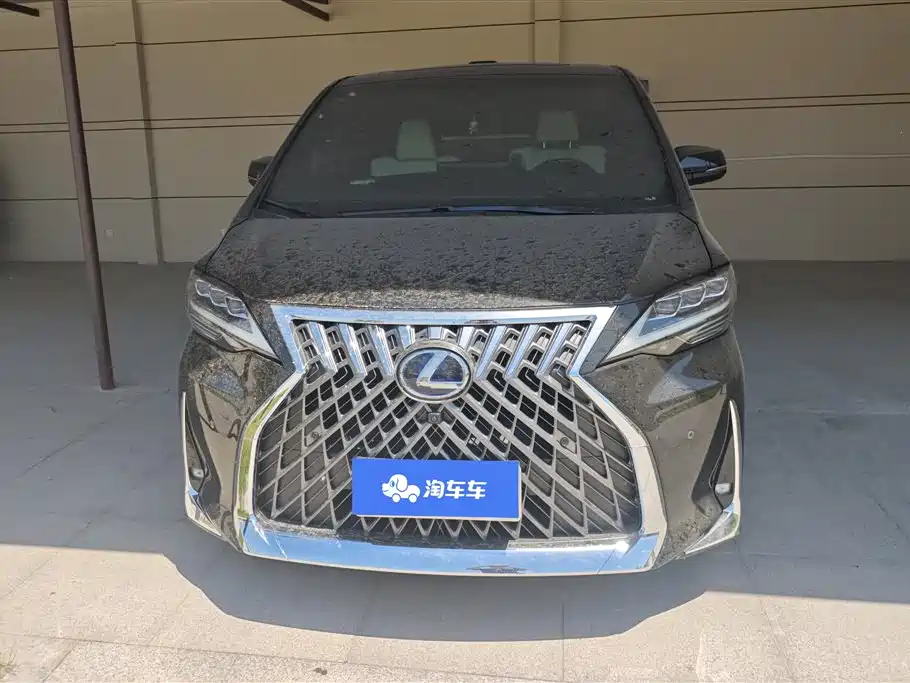 Lexus LM 2020 300h 4-Seat Imperial Edition фото 2