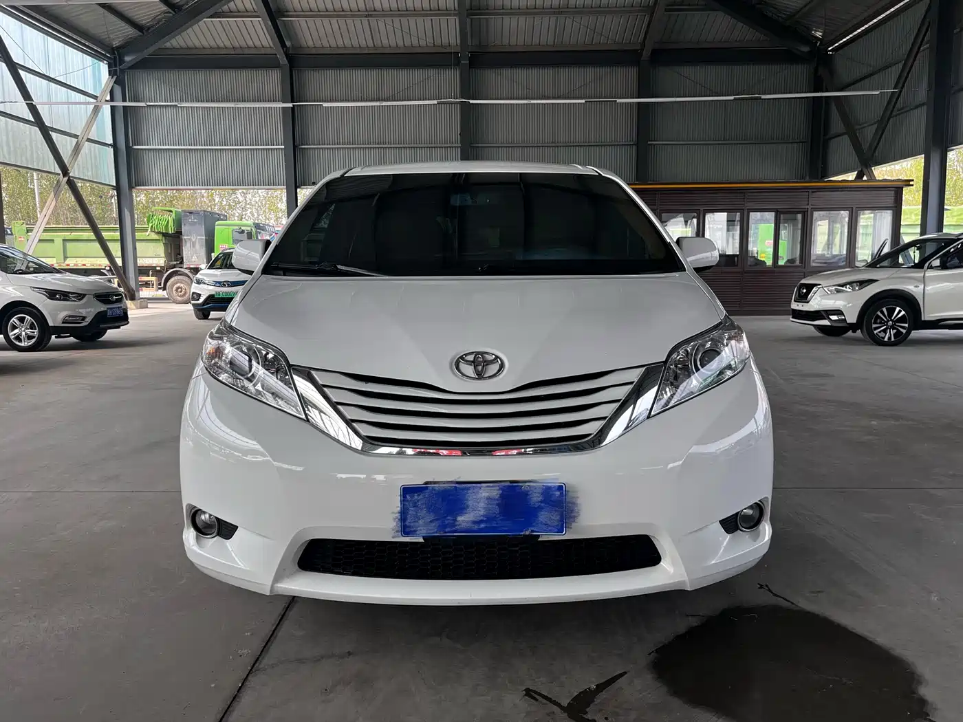Toyota Sienna 2015 3.5L 4WD L фото 2