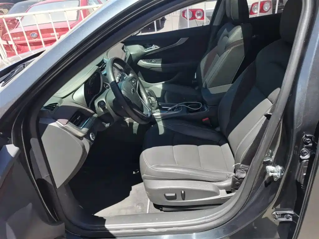 Chevrolet Malibu 2018 530T Automatic Luxury Edition фото 15