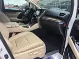 Фото 5 - Toyota Alphard