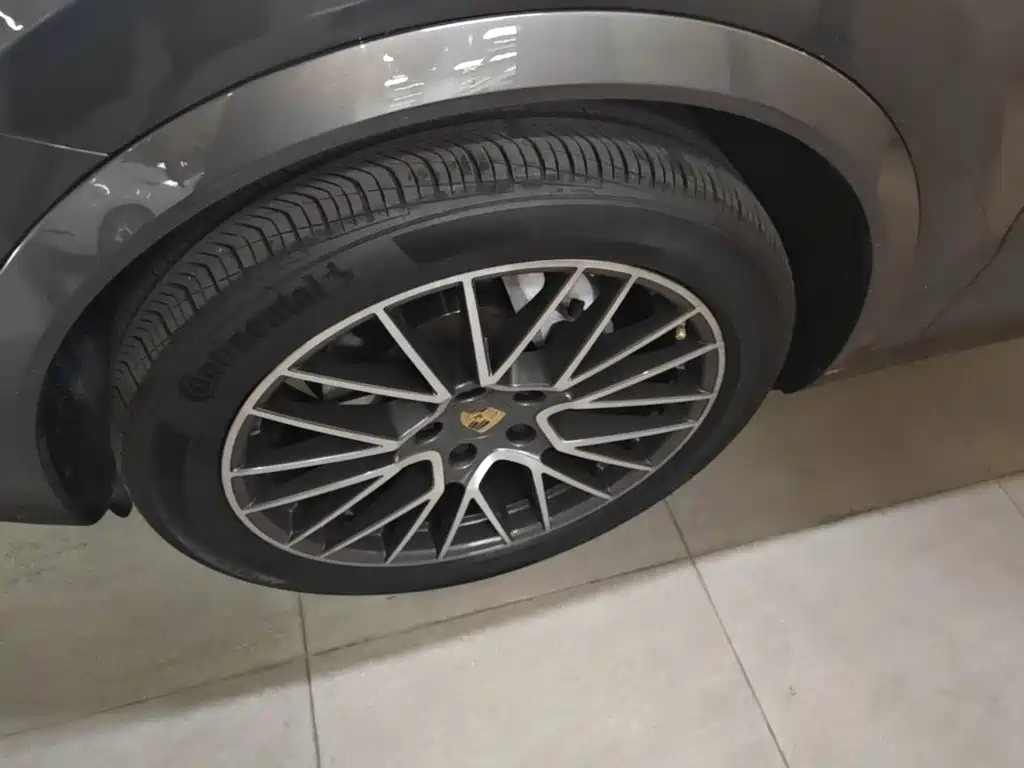 Фото 23 - Porsche Cayenne