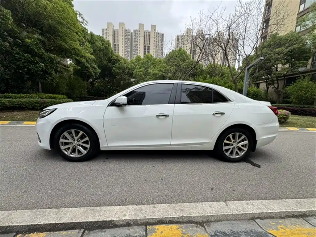 Chevrolet Malibu 2017 1.5T Automatic Luxury Edition фото 24