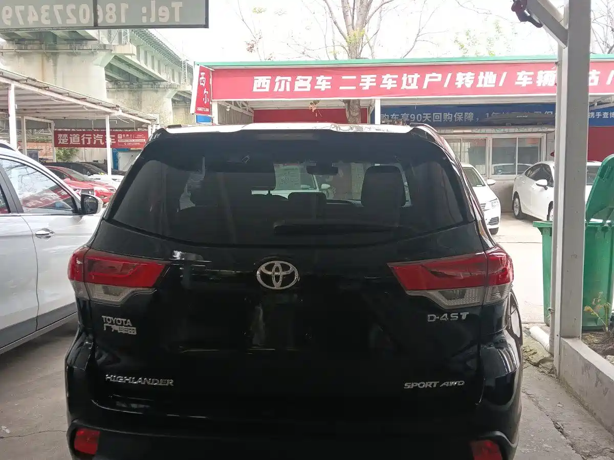 TOYOTA HIGHLANDER