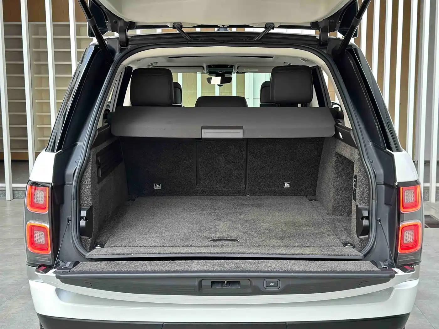 Land Rover Range Rover 2019 3.0 SC V6 Heritage Extended Edition фото 19