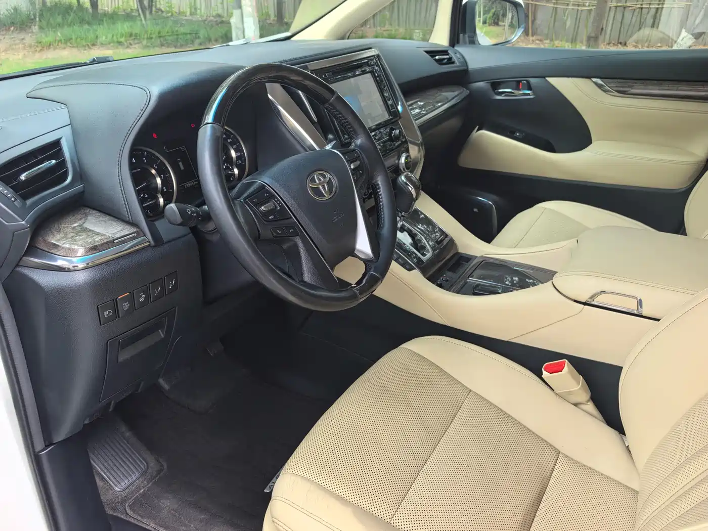 Toyota Alphard 2018 Facelift 3.5L Premium Edition фото 4