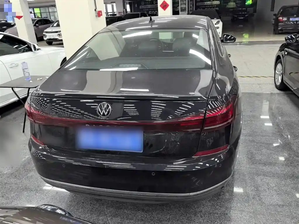 Volkswagen Passat 2025 Outstanding 280TSI Business Edition фото 6