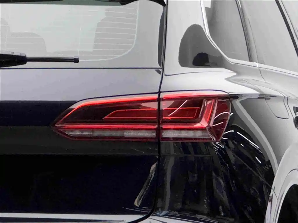 صورة 6 - Volkswagen Touareg