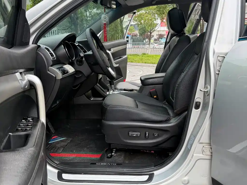 Kia Sorento 2012 2.2T Diesel Luxury Edition фото 10