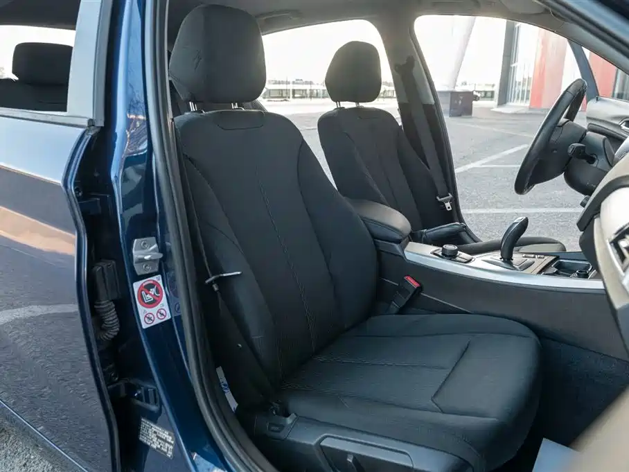 BMW 1 Series (Import) 2015 120i Leading фото 41