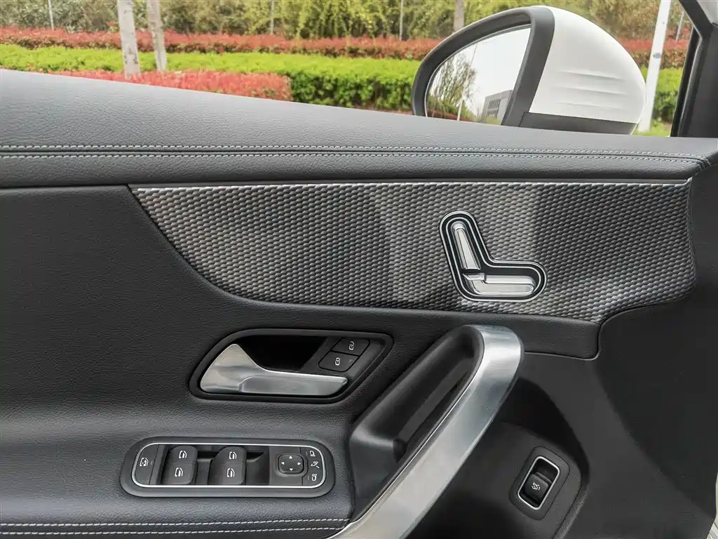 Mercedes-Benz A-Class 2022 Facelift II A 200 L Sport Sedan Fashion фото 18