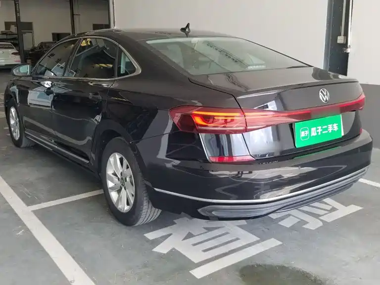 Фото 5 - Volkswagen Passat