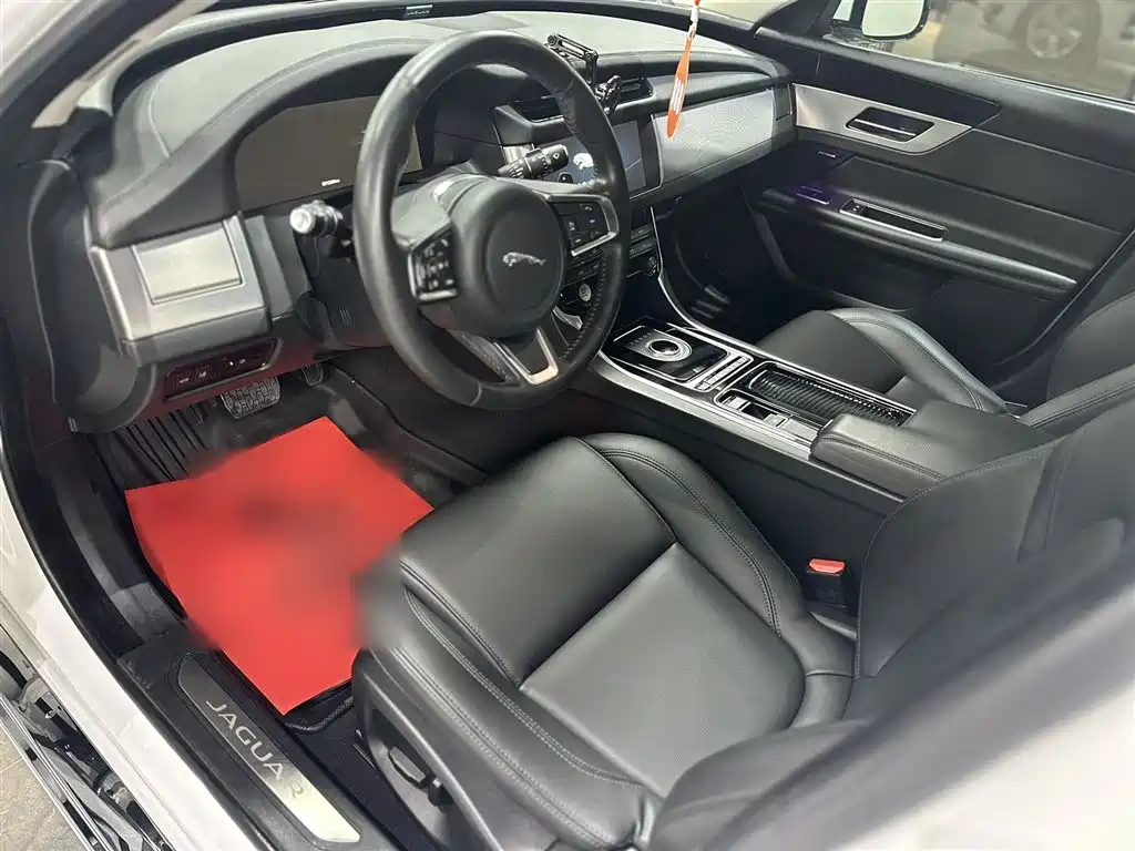 JAGUAR XFL