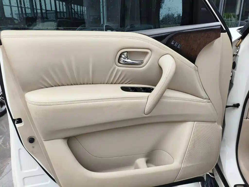 Фото 6 - Infiniti QX80