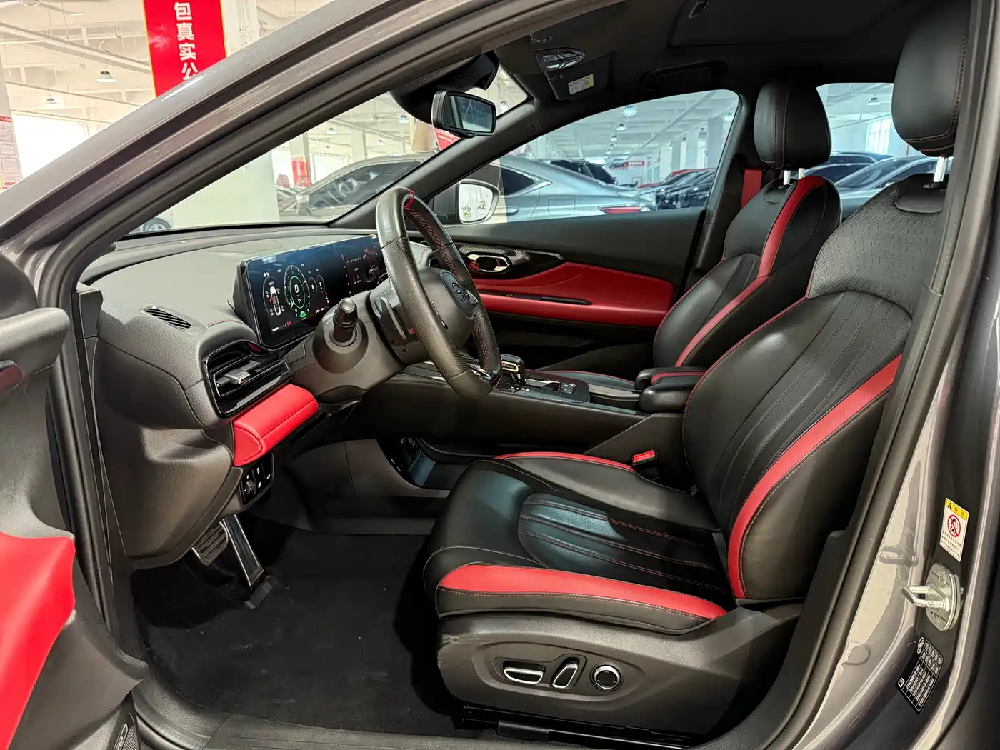 GAC Trumpchi Trumpchi Emkoo 2021 270T DCT J16 Edition фото 9