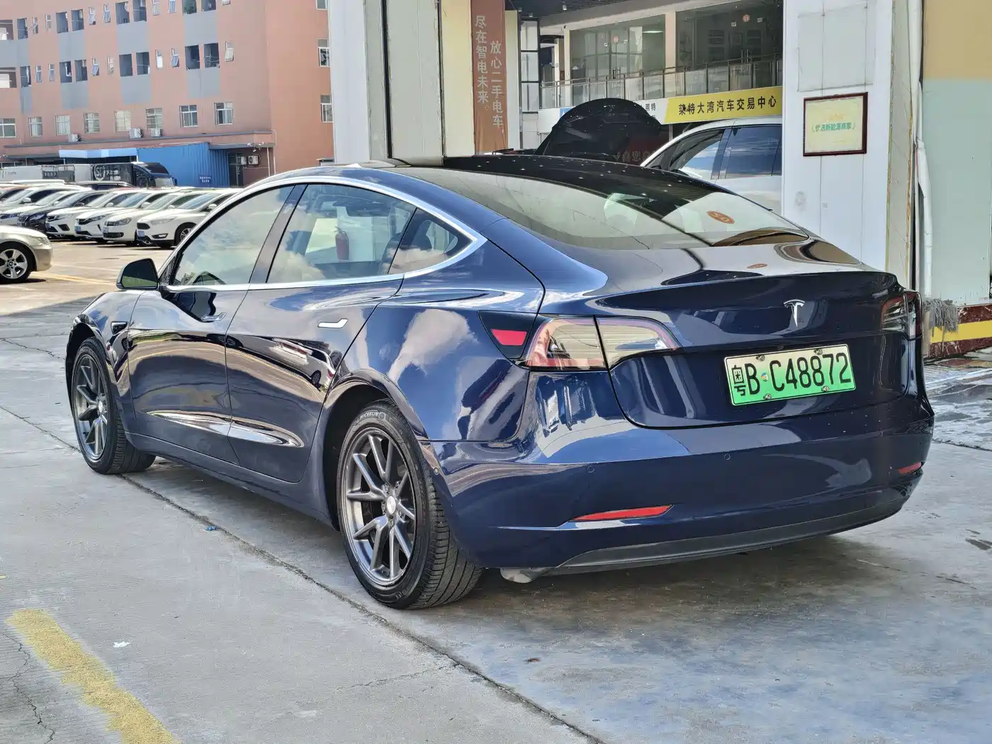 Tesla Model 3 (Import) 2019 2019 Long Range RWD Version