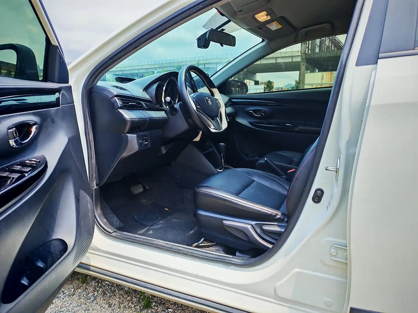 Toyota YARiS L Zhi Xuan 2022 Zhi Xuan X 1.5L CVT Luxury PLUS Edition фото 4