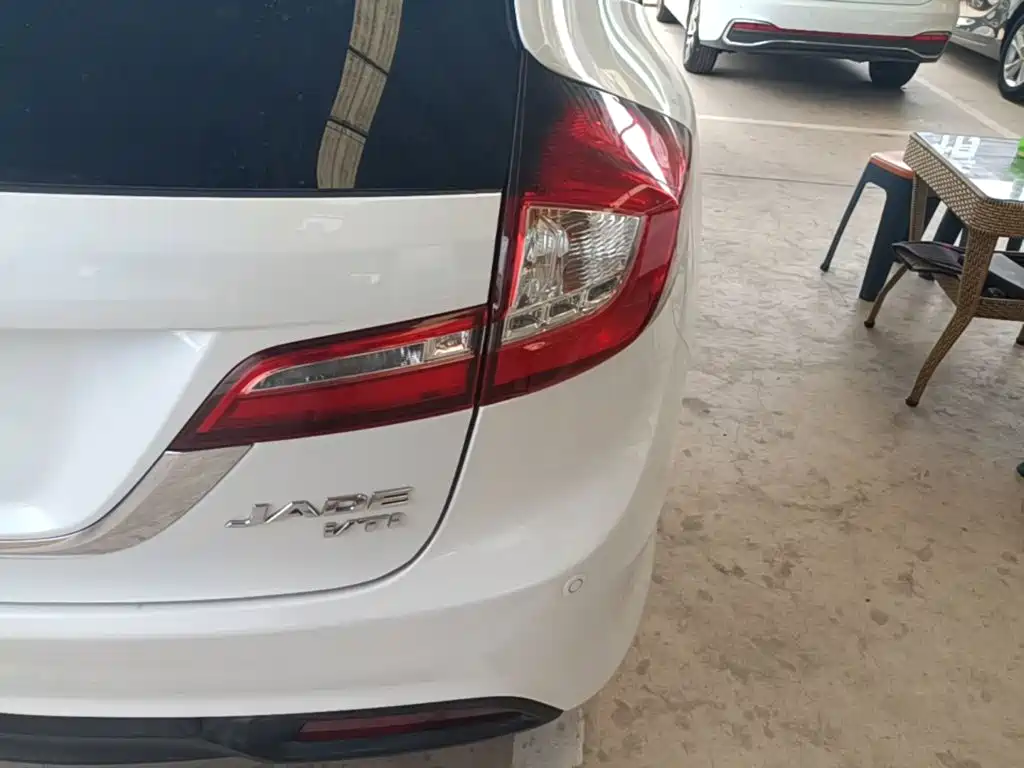Honda Jade 2016 2016 1.8L CVT Luxury Version 5-seater