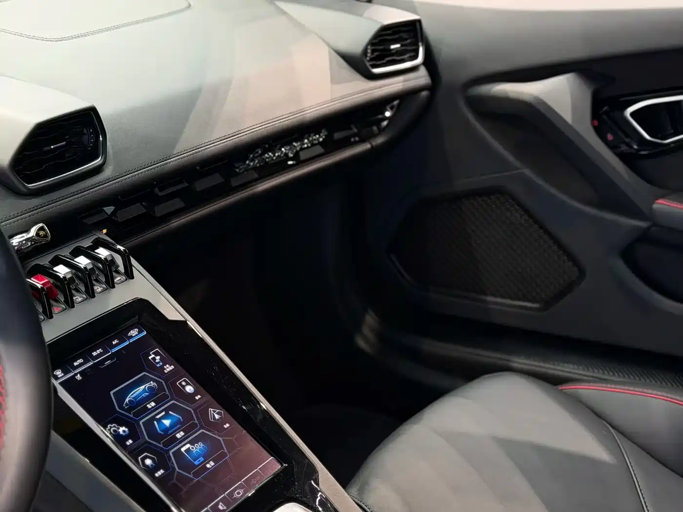 LAMBORGHINI HURACÁN