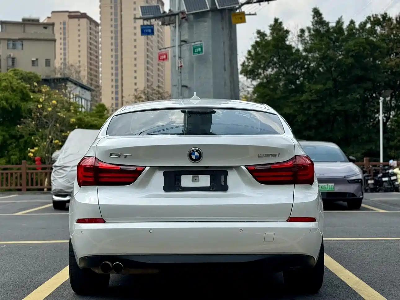 BMW 5 Series GT 2015 528i Luxury фото 12