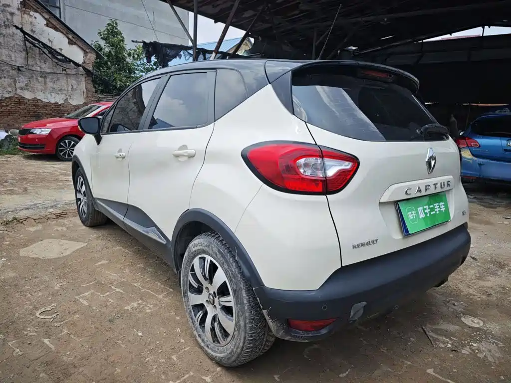 Renault Captur 2016 2015 1.2T Automatic Comfort Limited Edition