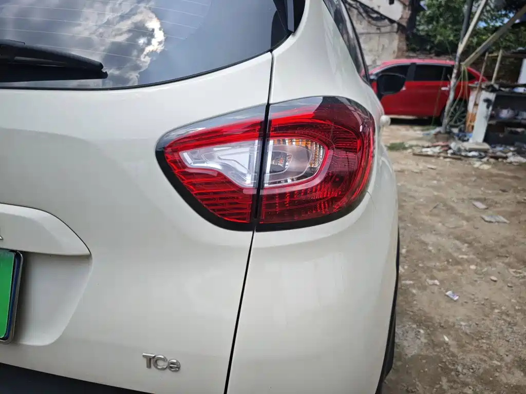 Renault Captur 2016 2015 1.2T Automatic Comfort Limited Edition