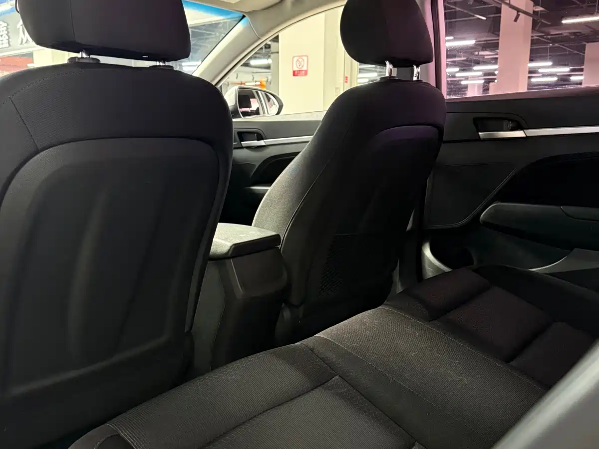 Hyundai Elantra 2016 Model 1.6L Automatic Smart Elite фото 6