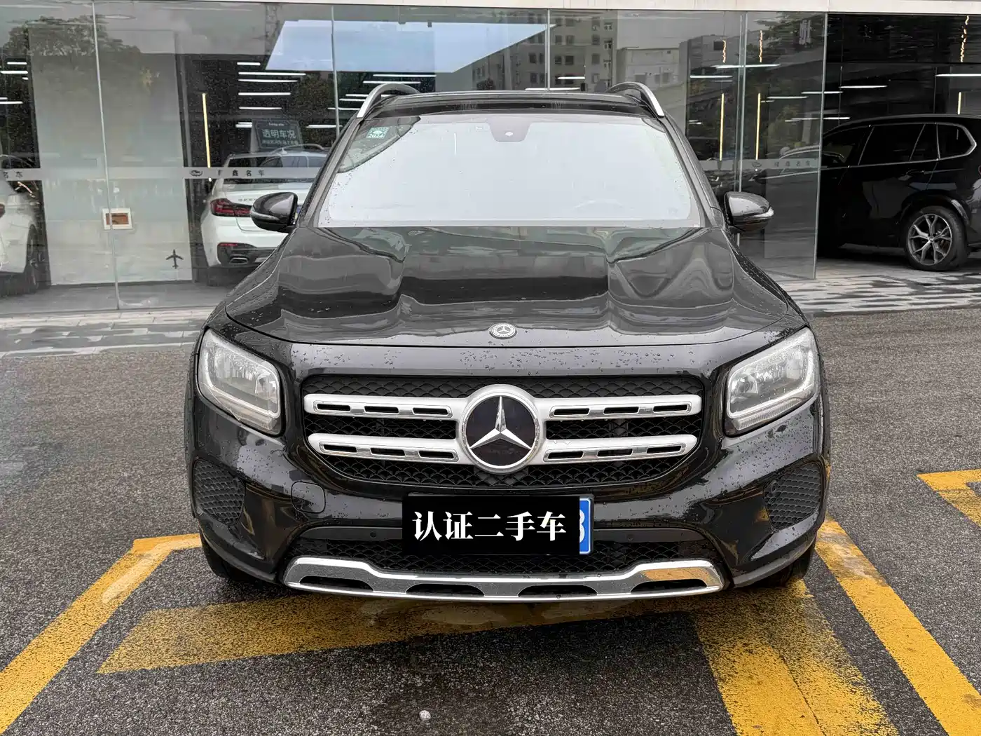 MERCEDES-BENZ GLB