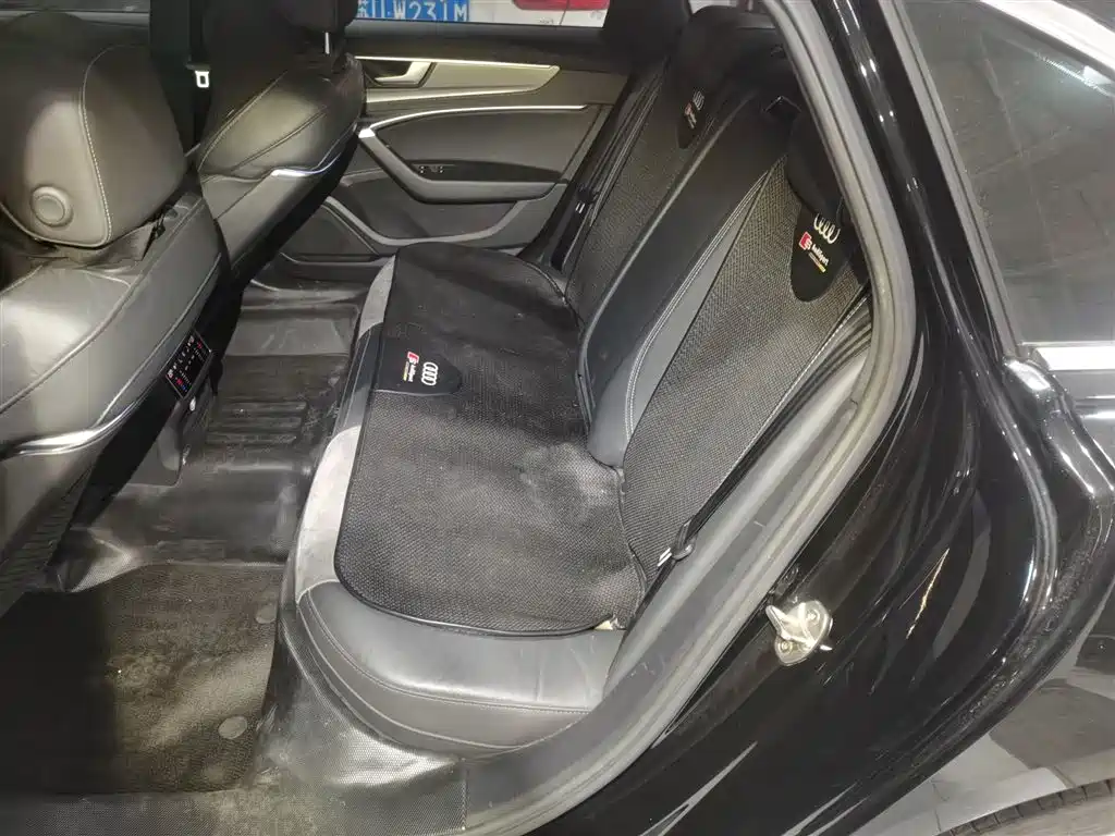 Audi A6L 2021 45 TFSI quattro Exclusive Sport фото 17