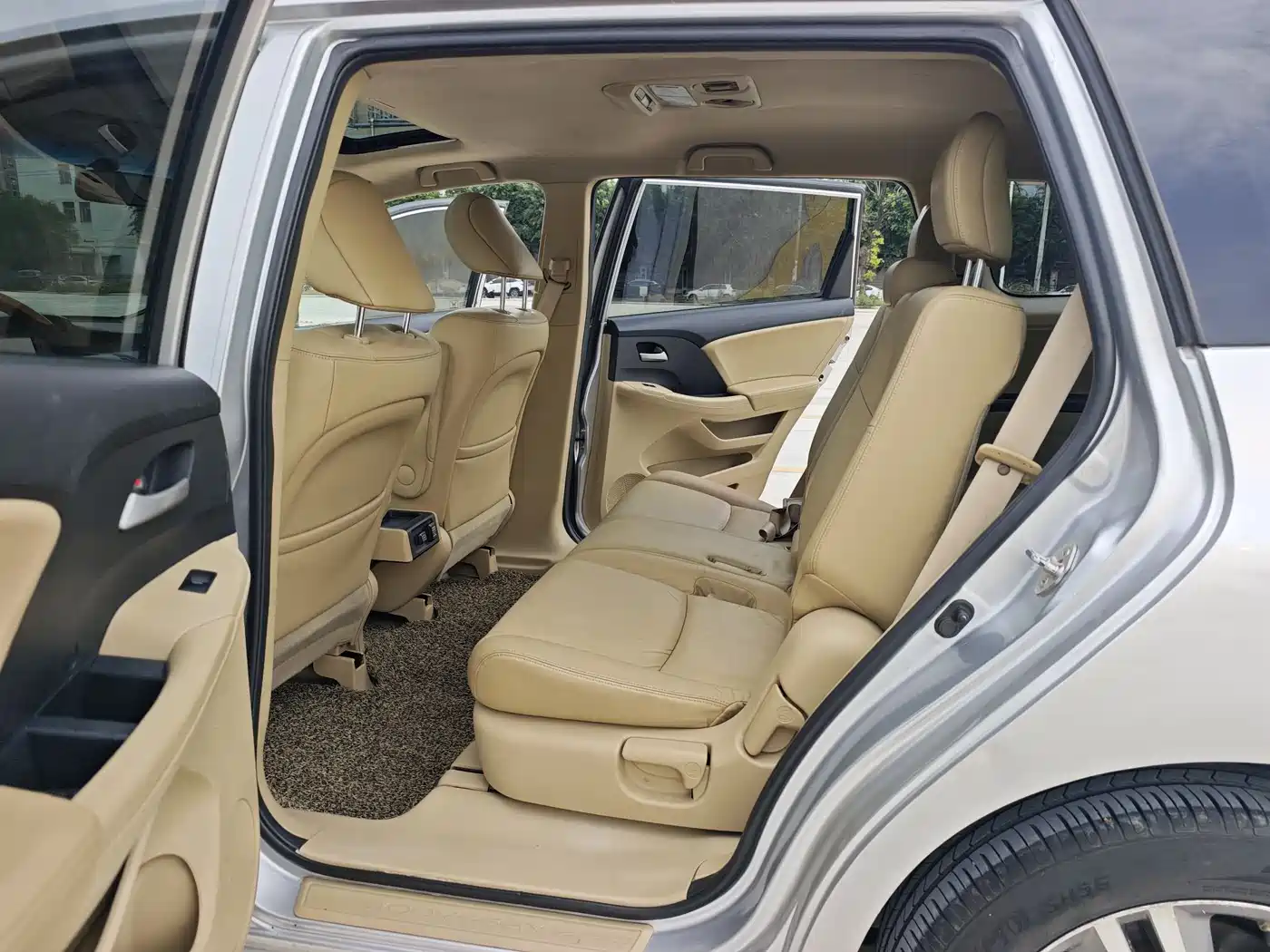 Photo 10 - Honda Odyssey