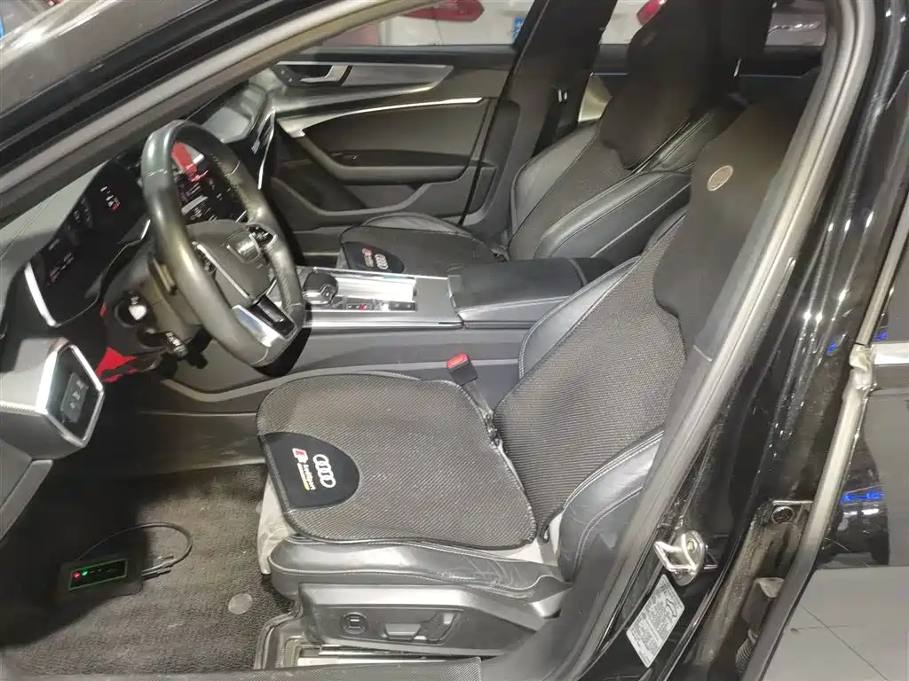Audi A6L 2021 45 TFSI quattro Exclusive Sport фото 15