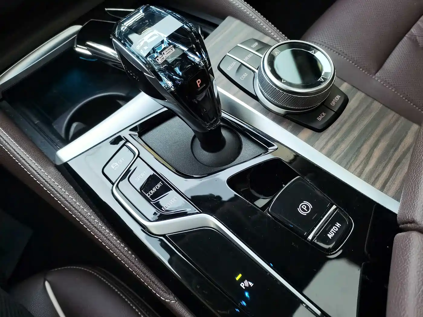 BMW 5 Series 2021 530Li xDrive Luxury Package фото 24