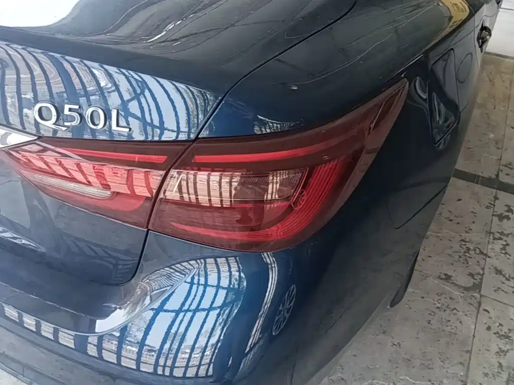 Фото 8 - Infiniti Q50L