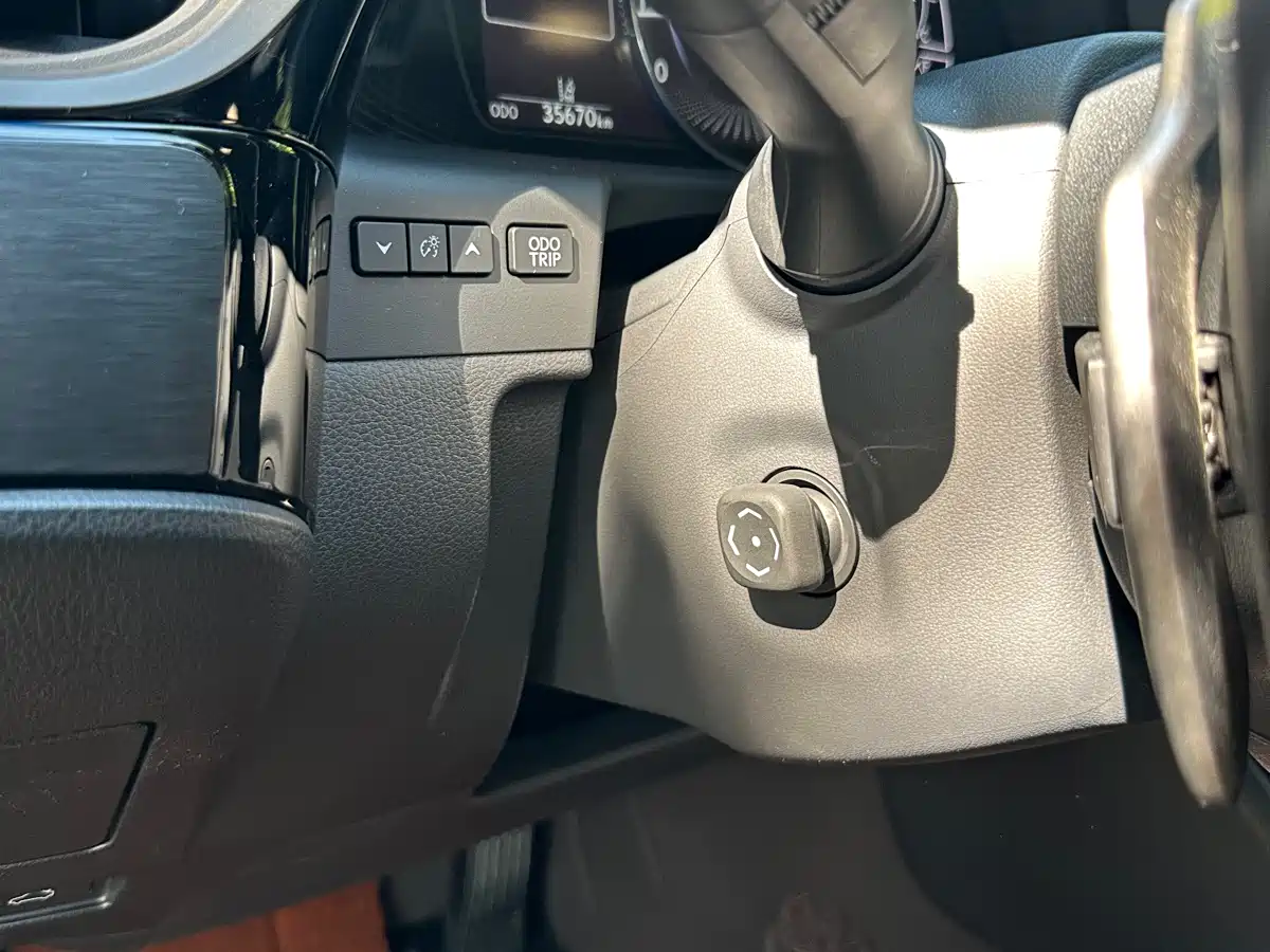 Lexus ES 2022 200 Excellence Edition фото 18