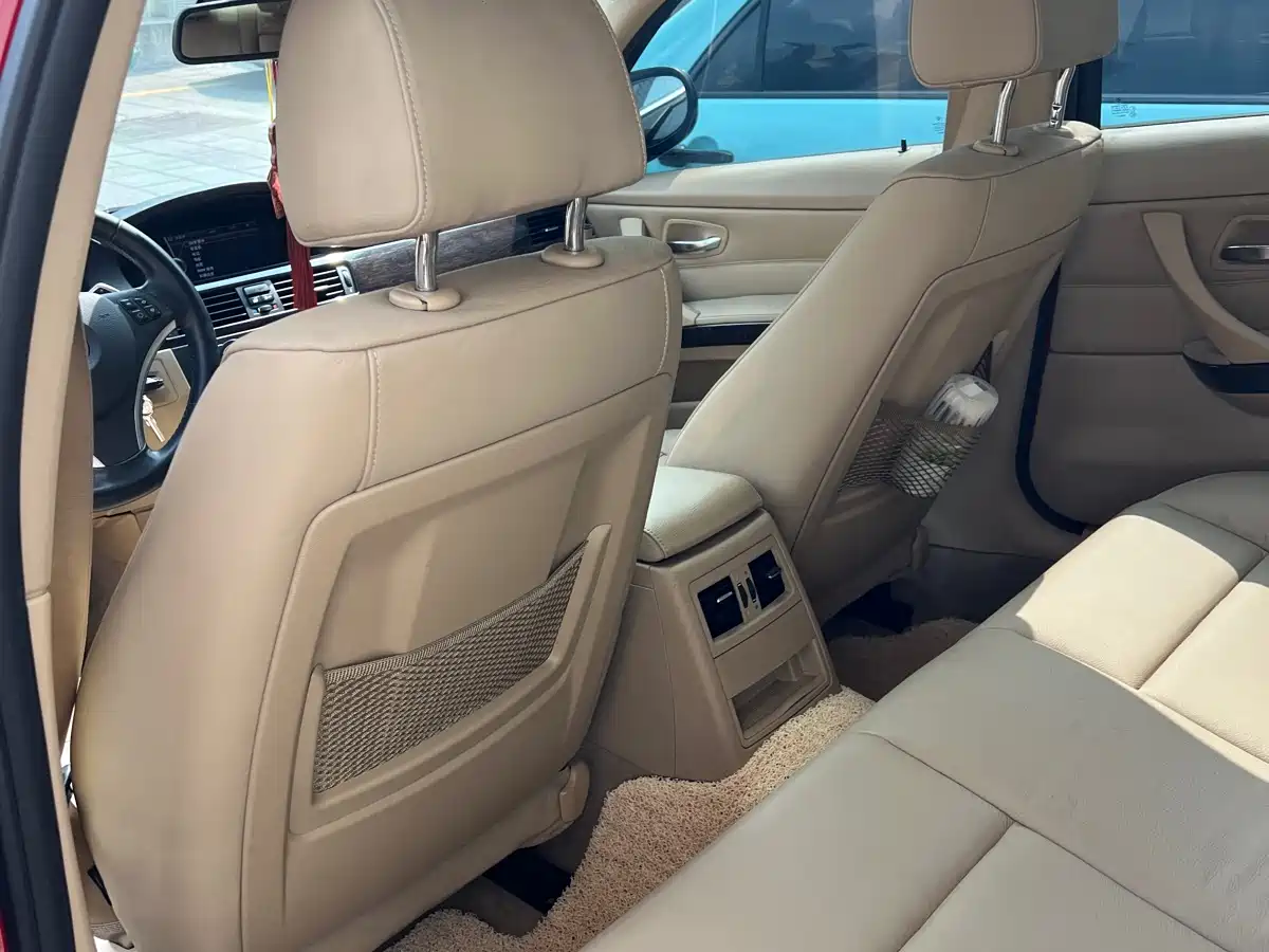 BMW 3 Series 2012 325i Luxury фото 4