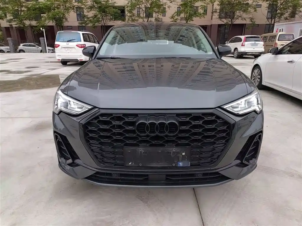 Audi Q3 Sportback 2023 40 TFSI Fashion фото 3